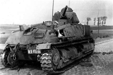 Knocked out Somua S35 tank | World War Photos