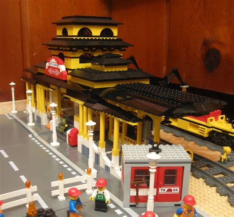 randuwa: Lego City Train Station Opens!