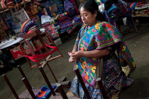 Traditional Guatemalan Clothing Demonstration in Antigua • Choosing Figs