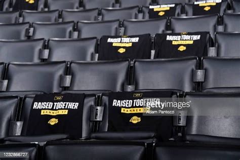 Lakers Fans Staples Center Photos and Premium High Res Pictures - Getty Images