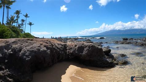 Napili Bay Beach is one of the best beaches in Maui, Hawaii