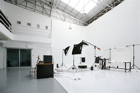 Studio Photography Basics | Photo studio design, Photography studio design, Studio photography