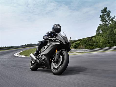 2023 Yamaha YZF-R6 Specs, Price, Top Speed & Reviews