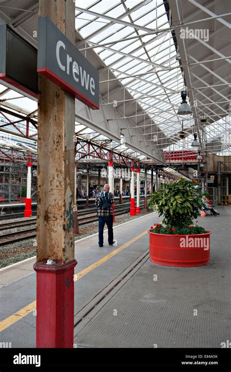 Crewe Railway Station, UK Stock Photo - Alamy