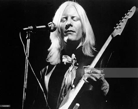 Photo of Johnny Winter Photo by Michael Ochs Archives/Getty Images | Toile, Toile de coton ...