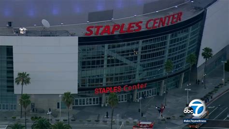 Lakers, Clippers fans not expected to be allowed at Staples Center during 2020-21 season - ABC7 ...