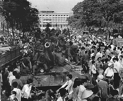 Vietnam: A look back in pictures at the Fall of Saigon 40 years ago - CBS News