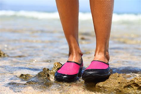 Water shoes / swimming shoe in red neoprene – American Foot & Leg Specialists