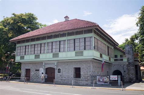 Bahay na bato : la maison coloniale des Philippines