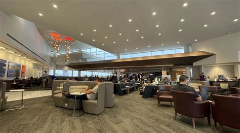 Lounge Review: Inside the Flagship Atlanta Delta Sky Club