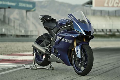 Yamaha R6