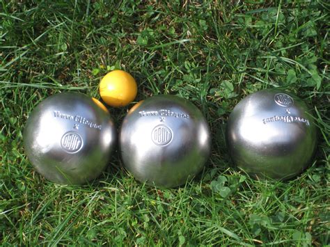 OBUT Veuve Clicquot Champagne Petanque Boules Set of 3 + Jack In Leather Pouch, Never Used ...