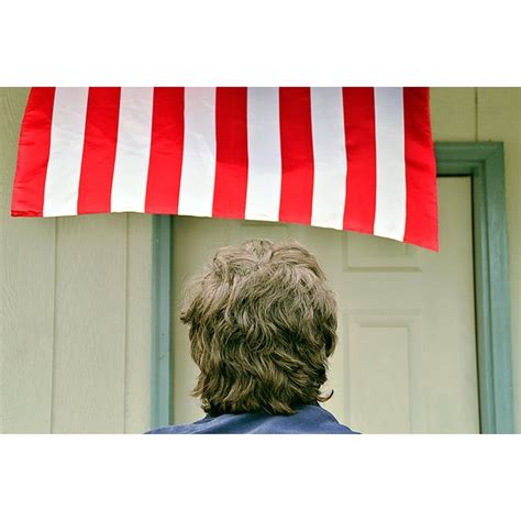 How to Hang an American Flag Vertically | Synonym