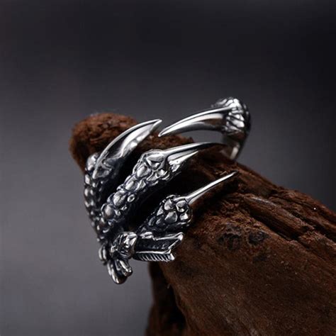 Scaly Dragon Claw Ring – Wyvern's Hoard