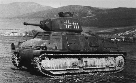 A Stubborn Defender - French Somua S35 Tank in 25 Photos