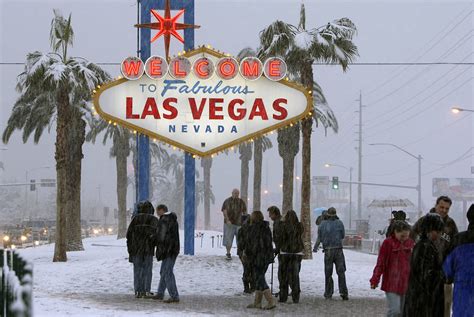 Las Vegas weather: Strip slammed by historic snow in 2008 — PHOTOS | Las Vegas Weather | Local