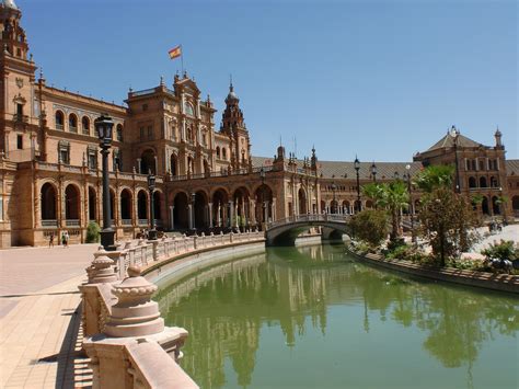 Plaza de Espana in Seville: A Breathtaking Bit of Architecture | Pommie Travels