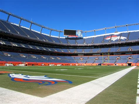 Photo Tour of the Denver Broncos Stadium - HowTheyPlay