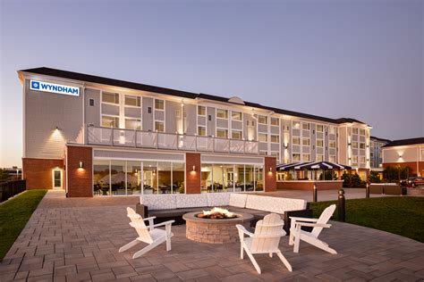 Wyndham Newport Hotel | Middletown, RI | Discover Newport