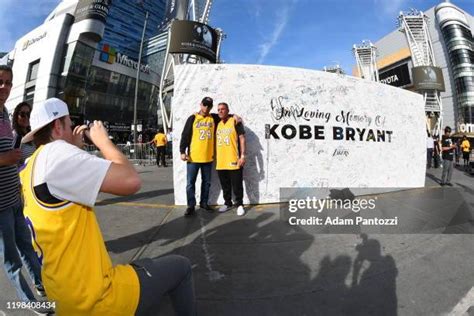 Lakers Fans Staples Center Photos and Premium High Res Pictures - Getty Images