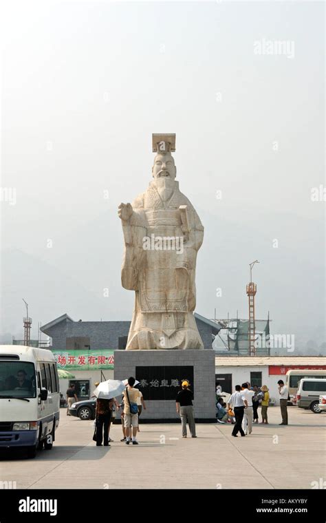 Qin Shi Huangdi Statue