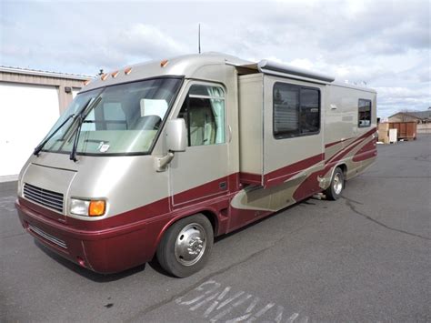 Low mileage 2004 Airstream Land Yacht camper @ Campers for sale