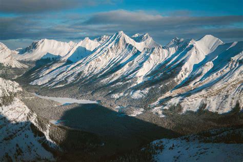 31 Awesome Activites to Enjoy in Winter in Alberta - The Planet D