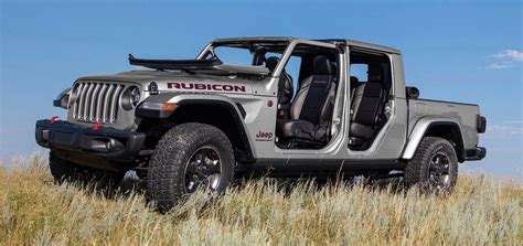 Photo Gallery of the 2023 Jeep® Gladiator Pickup Truck