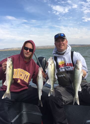 Lake Oahe Fishing Guide ( ND ) - North Dakota Walleye Guide