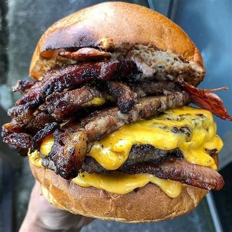 Smoked brisket BURGER! Beyond words - whos up for one? #yummo courtesy @brisbane_burgerquest ...