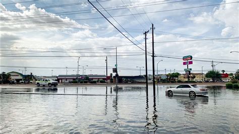 Parts of Las Vegas Strip Flood After Heavy Rain - The New York Times