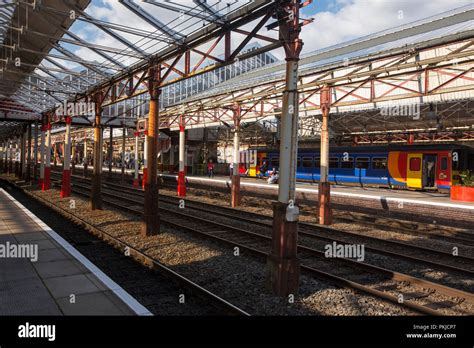 Crewe Railway station, Cheshire, UK Stock Photo - Alamy