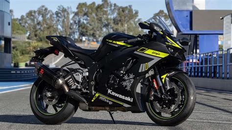 Kawasaki Ninja ZX-10RR Winter Test Edition from 2024 - it's a very limited competition replica ...