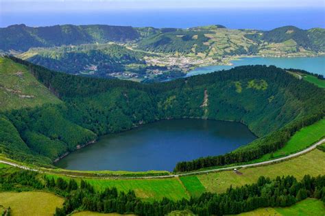 Green Volcanoes - 15 Days geo and Photo Tour to the Azores Islands | VolcanoAdventures