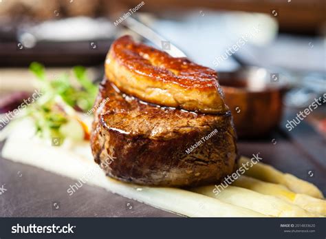 80 "tournedos rossini" Images, Stock Photos & Vectors | Shutterstock