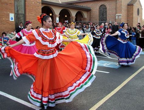 Traditional Mexican dress | Dresses Images 2022