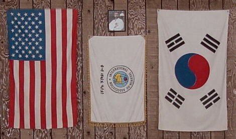 How To Hang A Flag Vertically - All You Need Infos