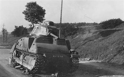 Abandoned Somua S35 tank M10754 | World War Photos