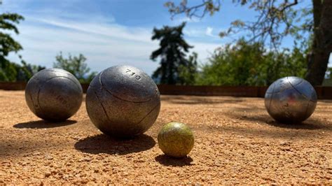 A Guide to Pétanque: A French Lawn Game - French Iceberg