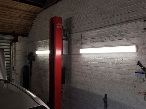 Best Garage Lighting 2021 | Ideas For LED Workshop Lights