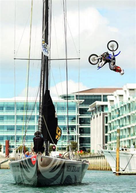 The Best Bike Stunts (30 pics)