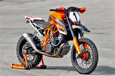 A KTM 1290 Super Duke R Dirt Bike?