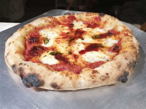 Authentic Italian/Neapolitan pizzas and toppings - MyPizzaCorner.com