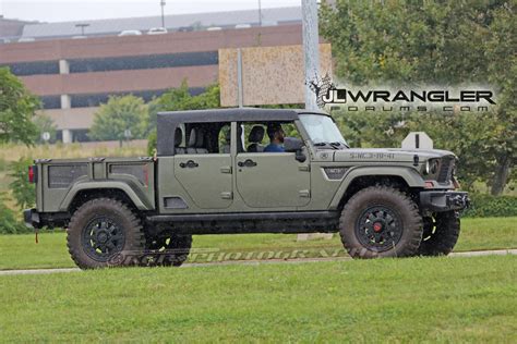 First 2020 Jeep Gladiator Pickup (JT Wrangler) Video! Testing With Crew Chief Concept | Jeep ...