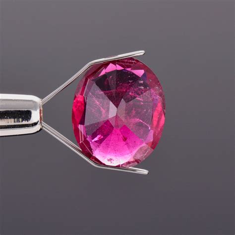 Excellent Red Rubellite Tourmaline Gemstone from Brazil, 4.95 cts., 13.1x10.7 mm., Oval Shape