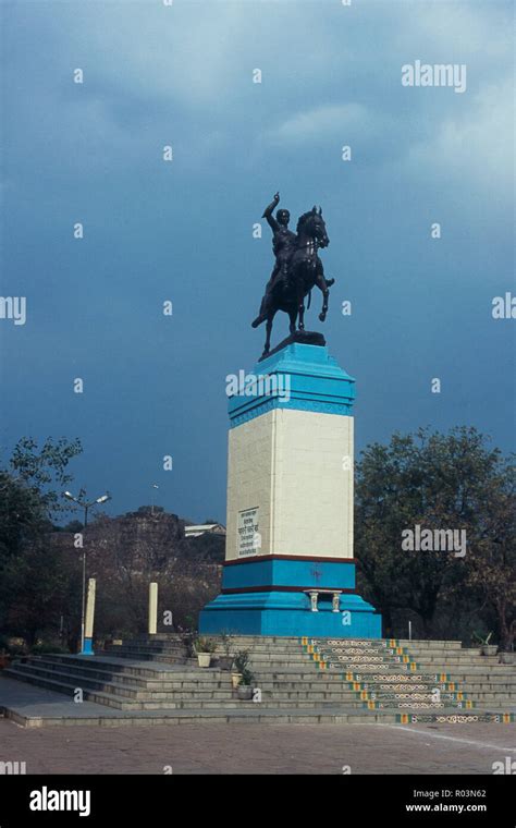 Statue of Rani Lakshmibai, Rani Lakshmi bai, Lakshmibai Park, Jhansi, Uttar Pradesh, India, Asia ...