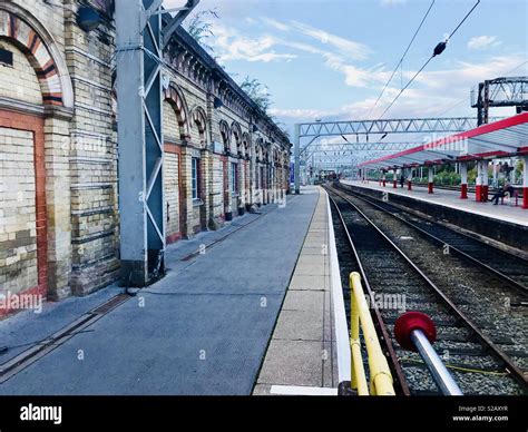 Crewe railway station, Crewe, Cheshire, U.K Stock Photo - Alamy