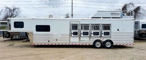 NEW Twister Horse Trailer with Living Quarters for Sale - Horse Trailers Galore