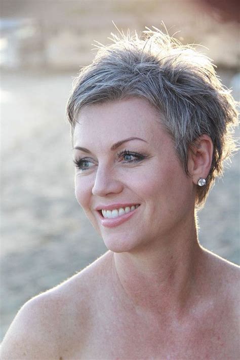 Hiányzó hal időzítő short pixie cut grey hair fájl tulipán éljen