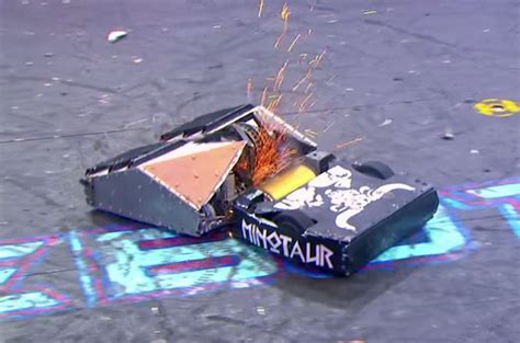 Check Out This Video Of The Most INSANE Robot Battle Of All Time – Sick Chirpse